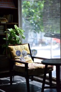 Simple Steps to Create a Cozy and Inviting Reading Nook at Home